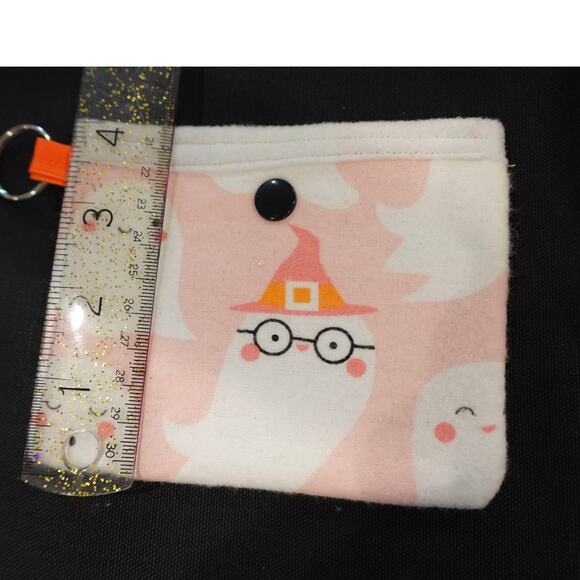 Ghostly Cute! - Set of 4 snap pouche key ring / ANYTHING holders! - Picture 11 of 14